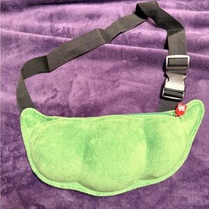 Green snap pea Crossbody